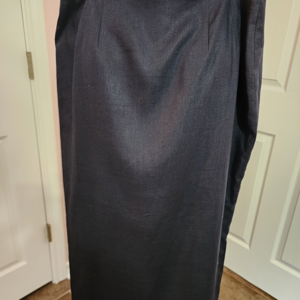 Chic Black Button-Accent Midi Skirt - Picture 3 of 5